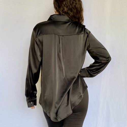 Blusa Clásica Satén Negra