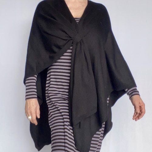 Ruana Negra Cruzada